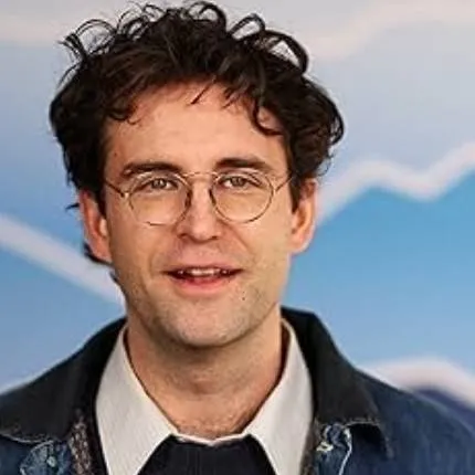 chat with ai character: John Reynolds