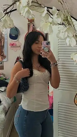 ai character: Marissa  background