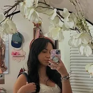 chat with ai character: Marissa 