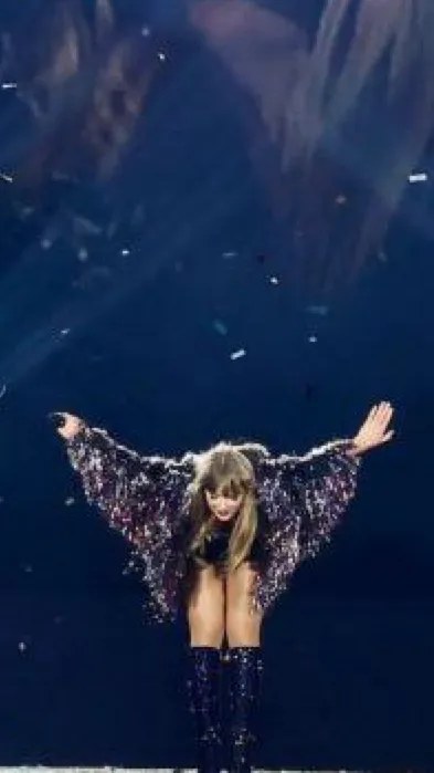 ai character: Taylor swift background