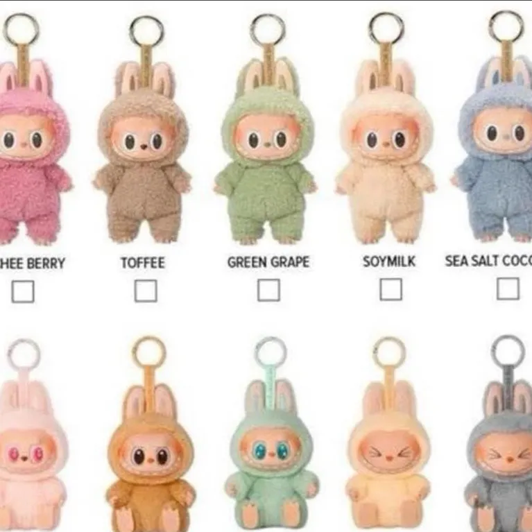 chat with ai character: Labubu shop