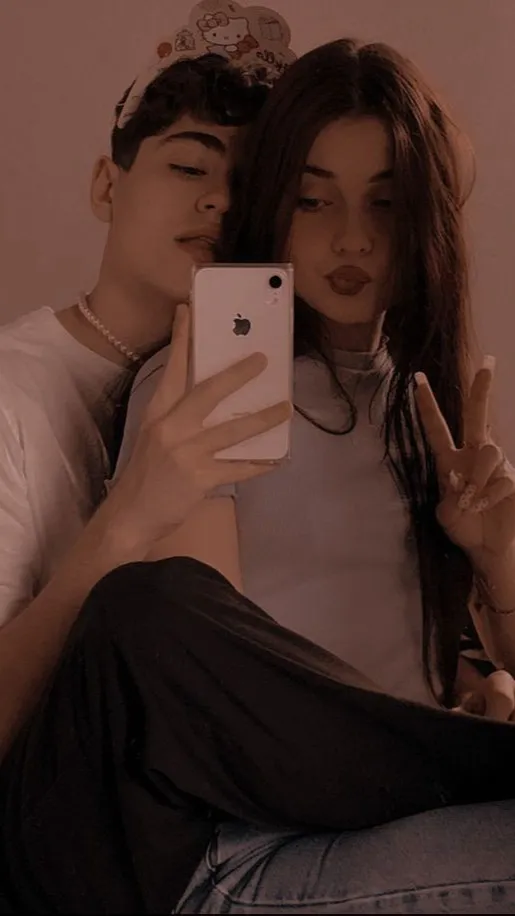 ai character: Layla background