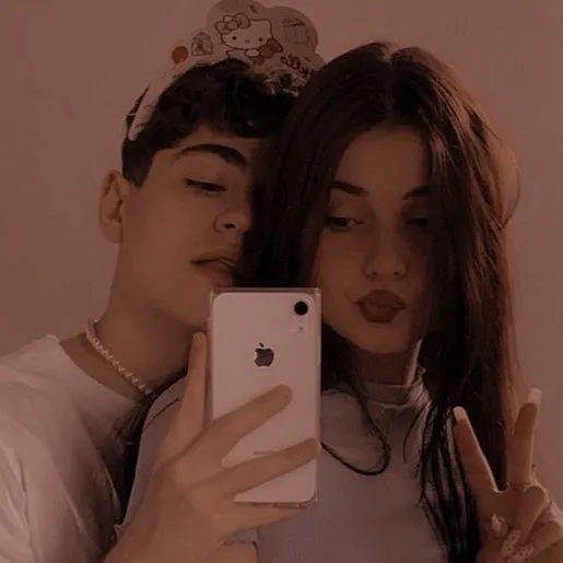 chat with ai character: Layla