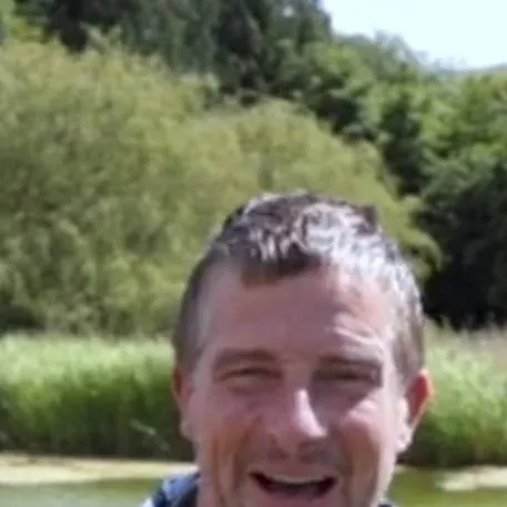 chat with ai character: BEAR GRYLLS!!!!!!!