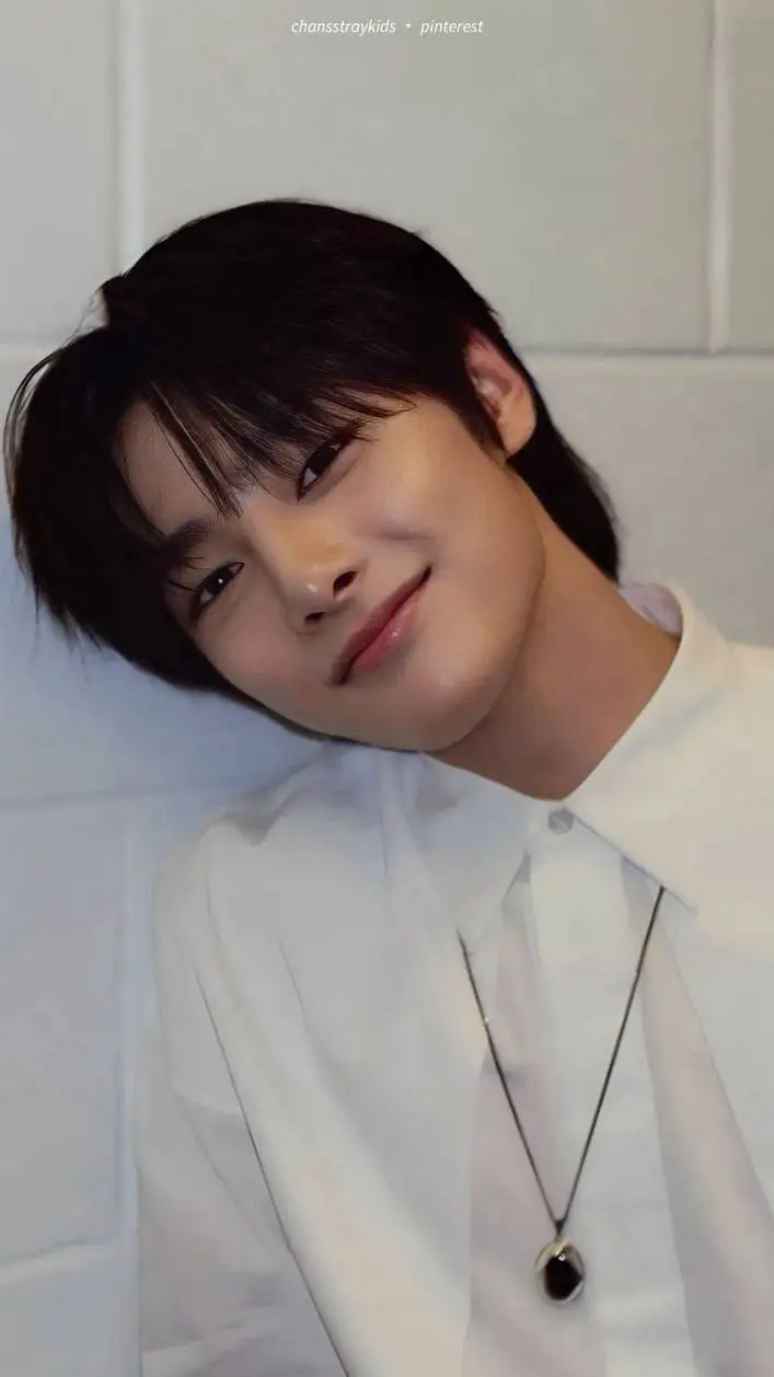 ai character: Jeongin background