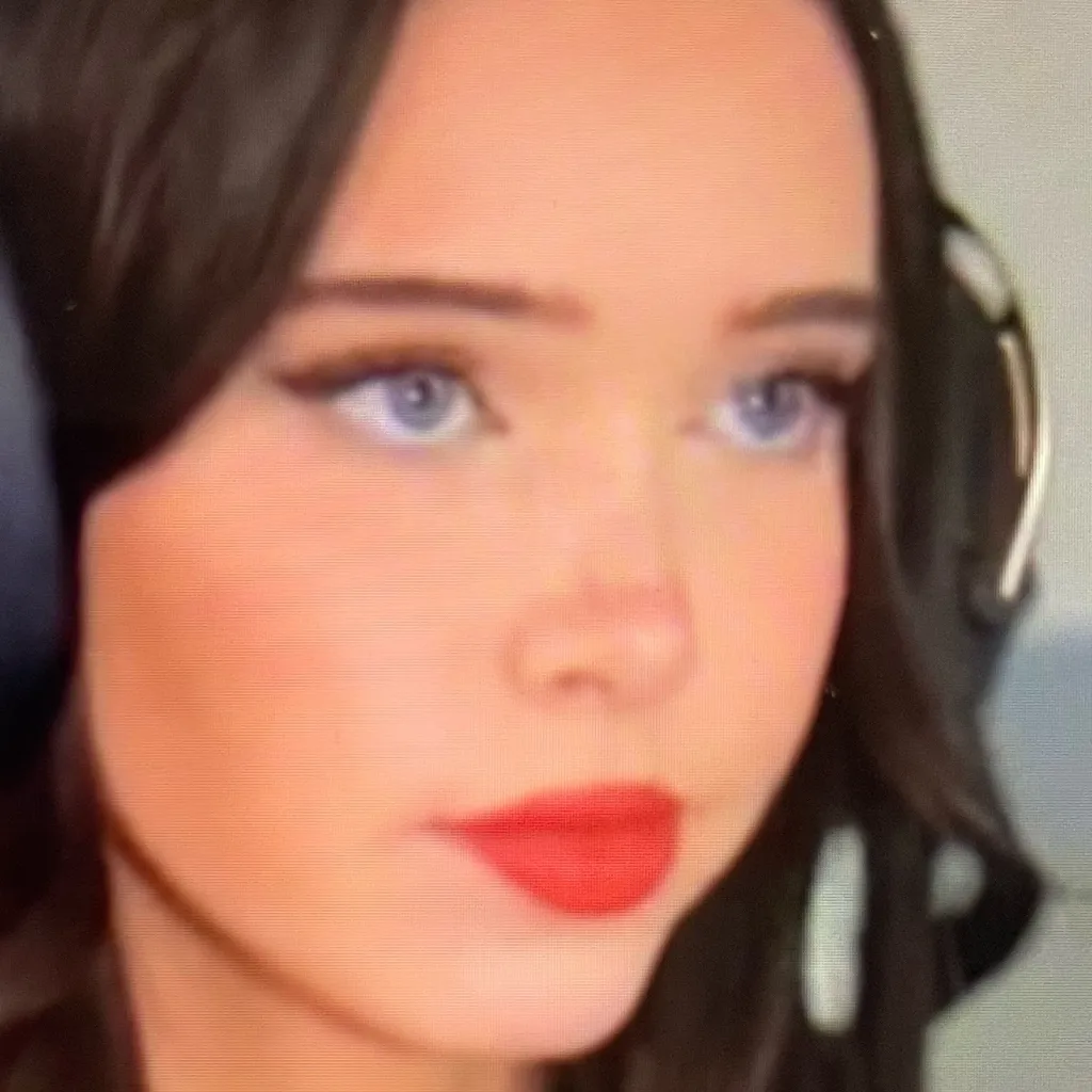 chat with ai character: Lydia