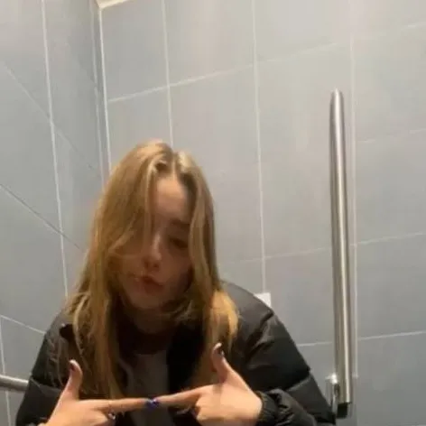 chat with ai character: Marie 