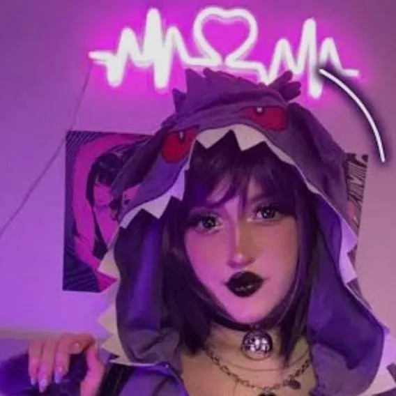 chat with ai character: Goth Girl