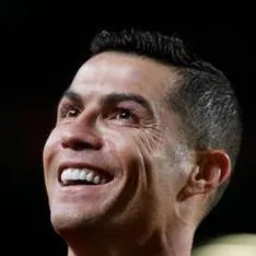 chat with ai character: Cristiano Ronaldo