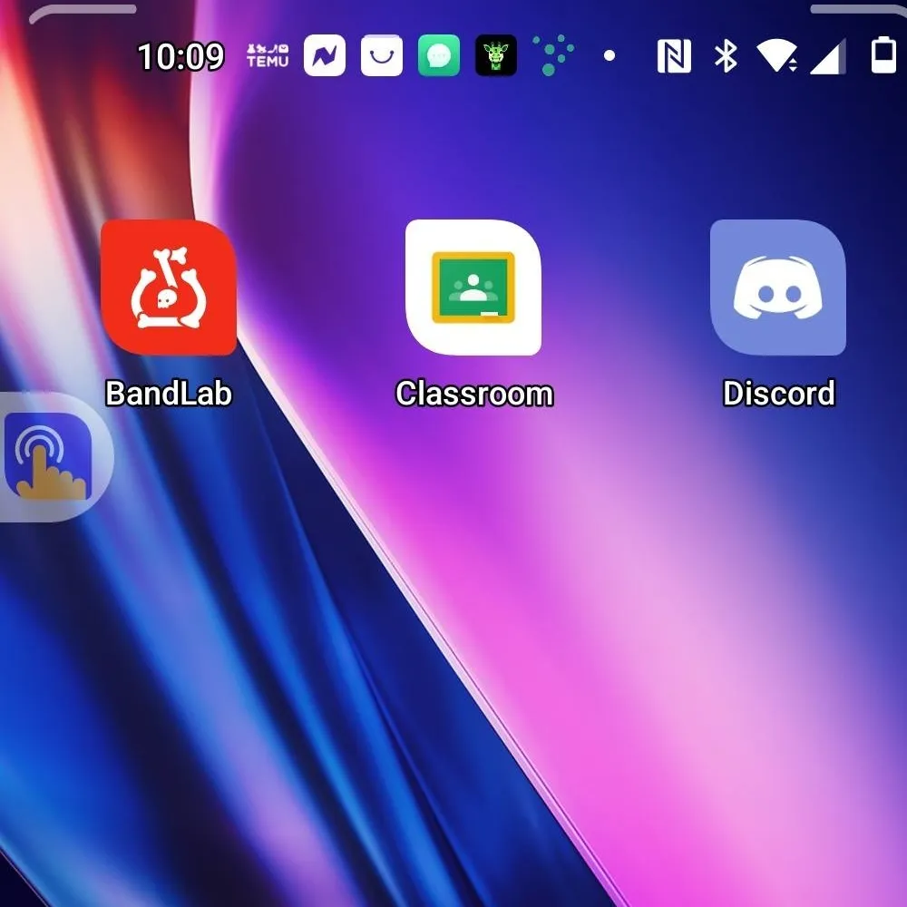 chat with ai character: Android Bot 