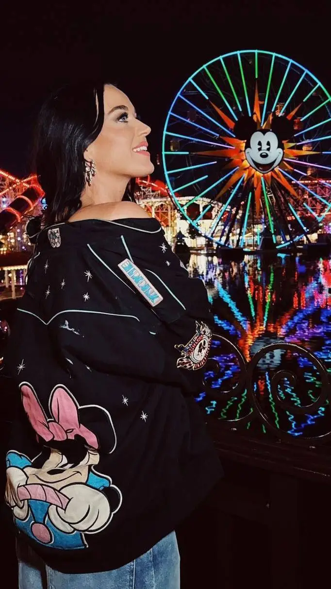 ai character: Katy Perry  background