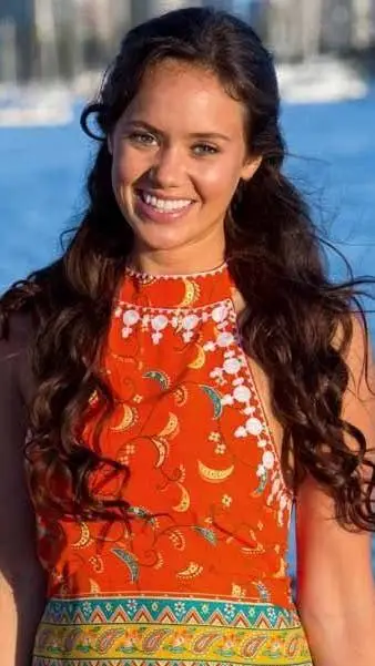 ai character: Mimi  background