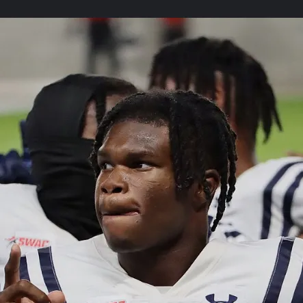 Chat with Travis hunter - text or voice, Enjoy AI Chat Free & Safe