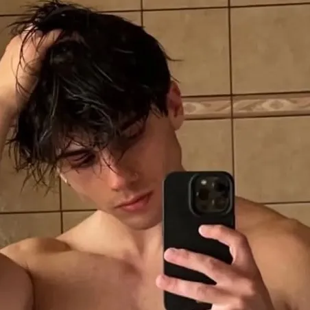 chat with ai character: Blake