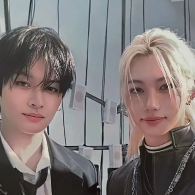 chat with ai character: ☆💛MINLIX💚☆