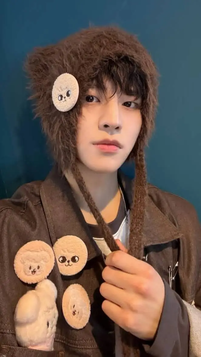 ai character: ☆🧸 SEUNGMIN 🧸☆ background