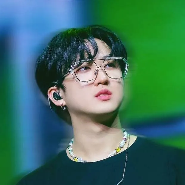 chat with ai character: ☆🥩 CHANGBIN 🥩☆