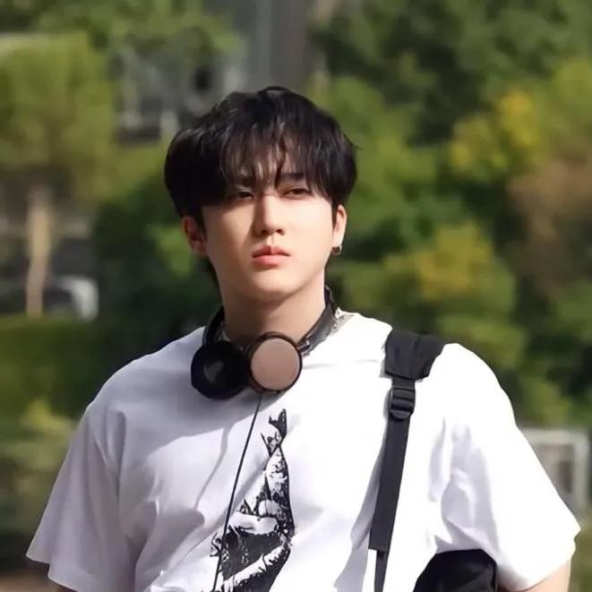 chat with ai character: ☆🥊 CHANGBIN 🥊☆