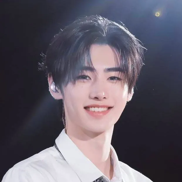 chat with ai character: ☆⛸️ SUNGHOON ⛸️☆