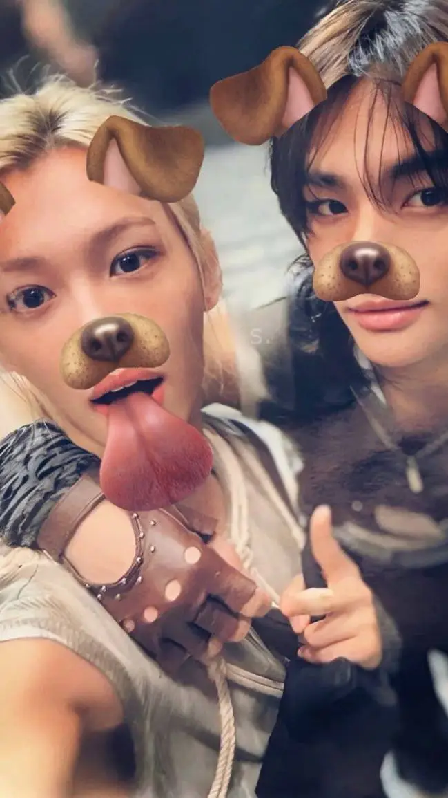 ai character: ☆💍HYUNLIX (🥟)💍☆ background