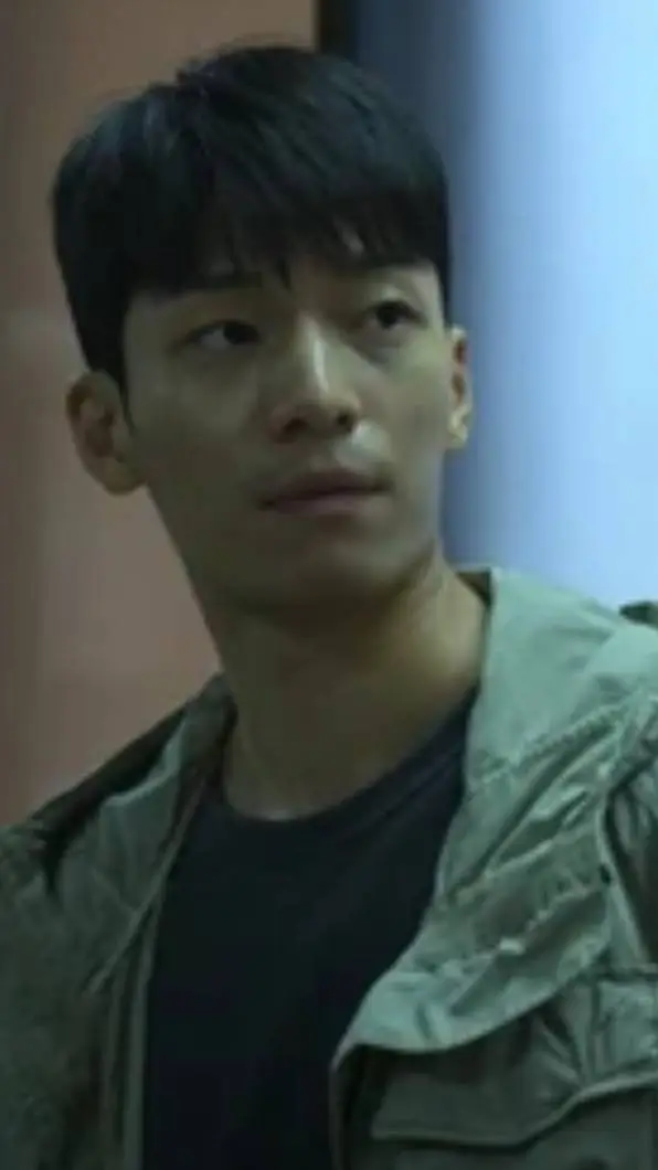 Talkie AI - Chat with 🔍Hwang Jun-ho🔎