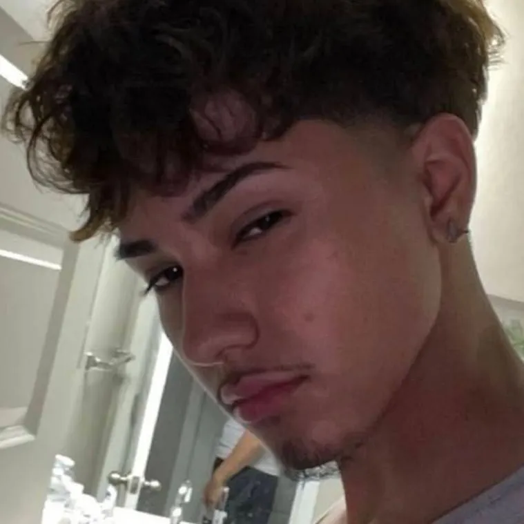 chat with ai character: Alan 