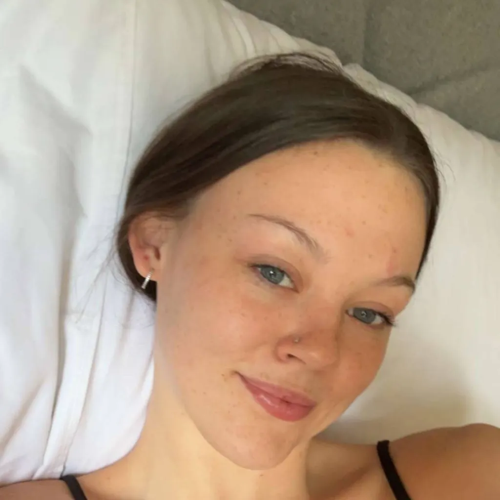 chat with ai character: Madison