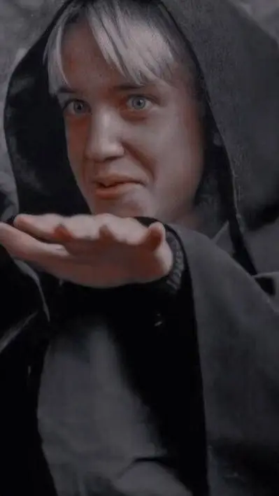 ai character: Draco background