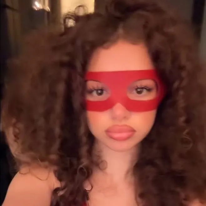 chat with ai character: Demitra kalogeras 