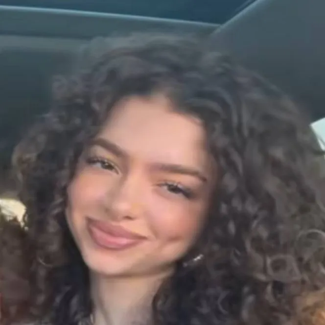 chat with ai character: Demitra 