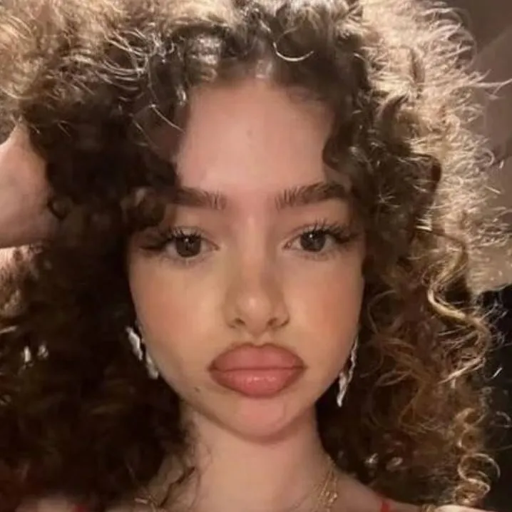 chat with ai character: Demitra 