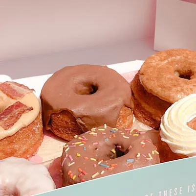 chat with ai character: Donuts
