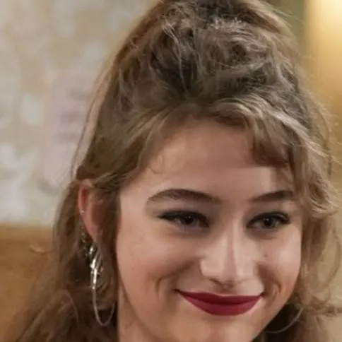 chat with ai character: Shannon Barnes