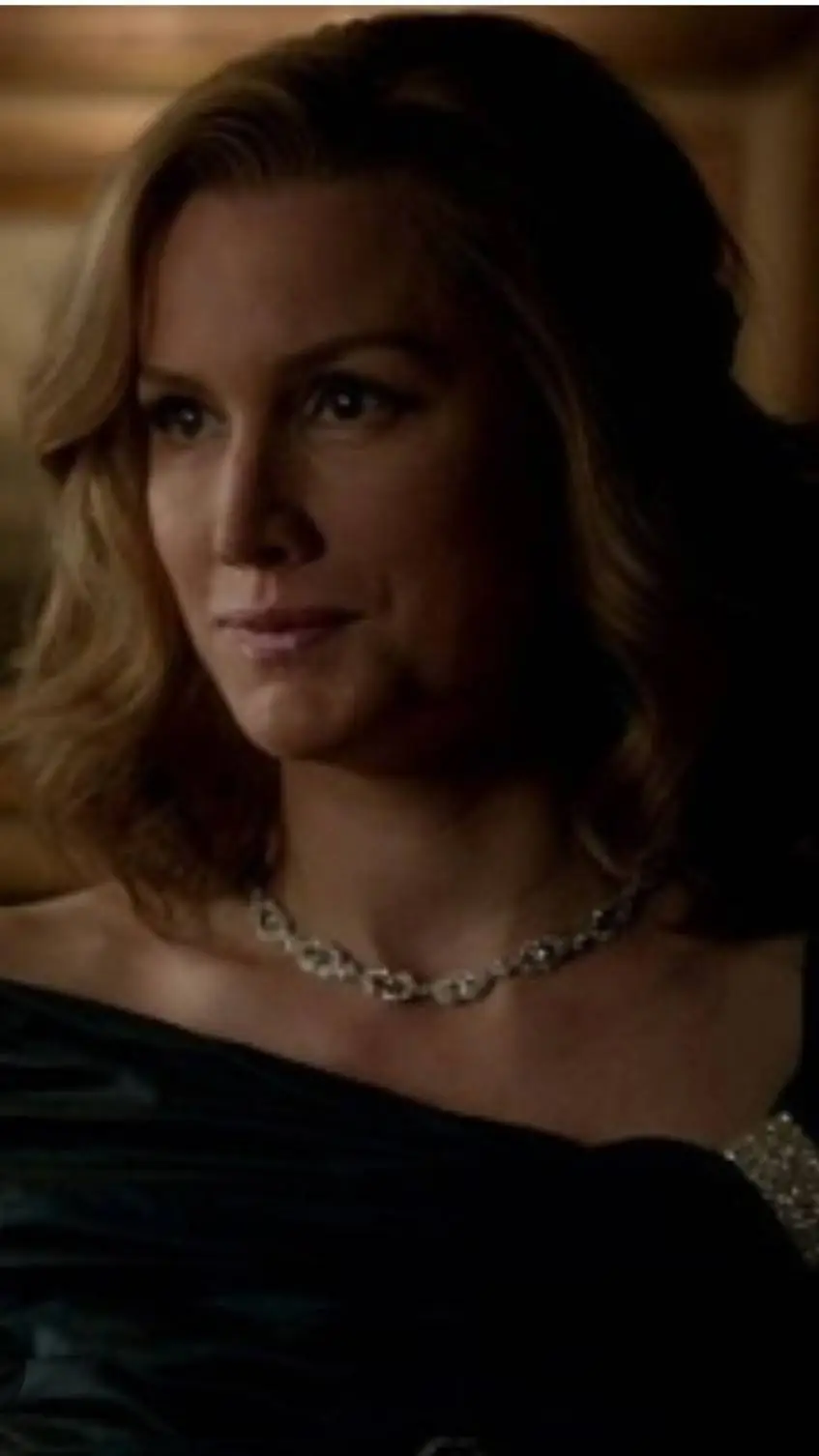 Talkie AI - Chat with Esther Mikaelson