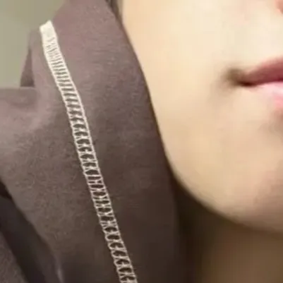 chat with ai character: Lee