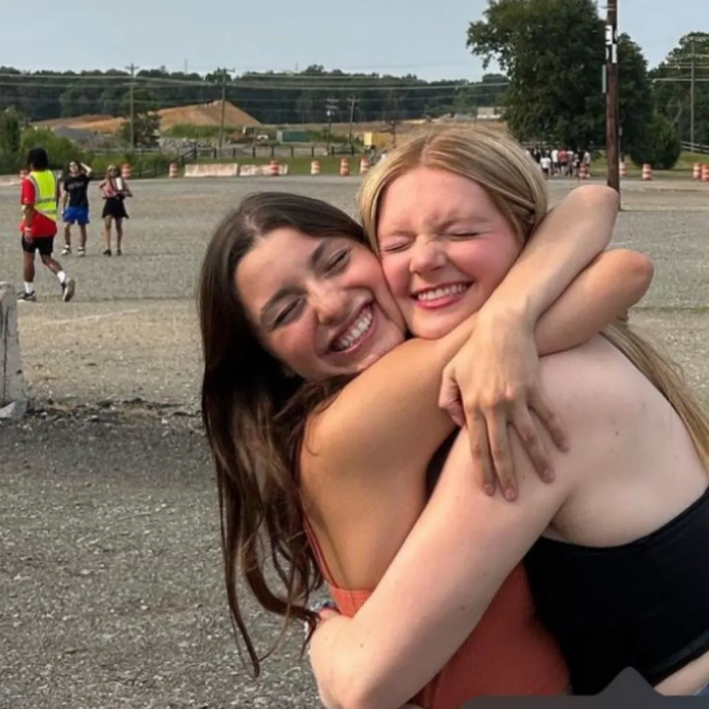 chat with ai character: Sammy Paredes