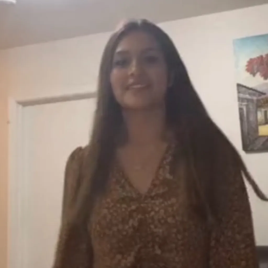 chat with ai character: Isabel Zambrana