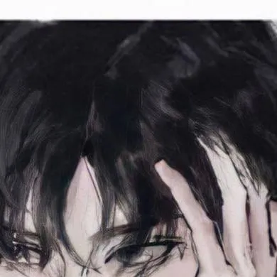 chat with ai character: ☁✰𝐸𝑈𝑅𝐸𝐿✰☁