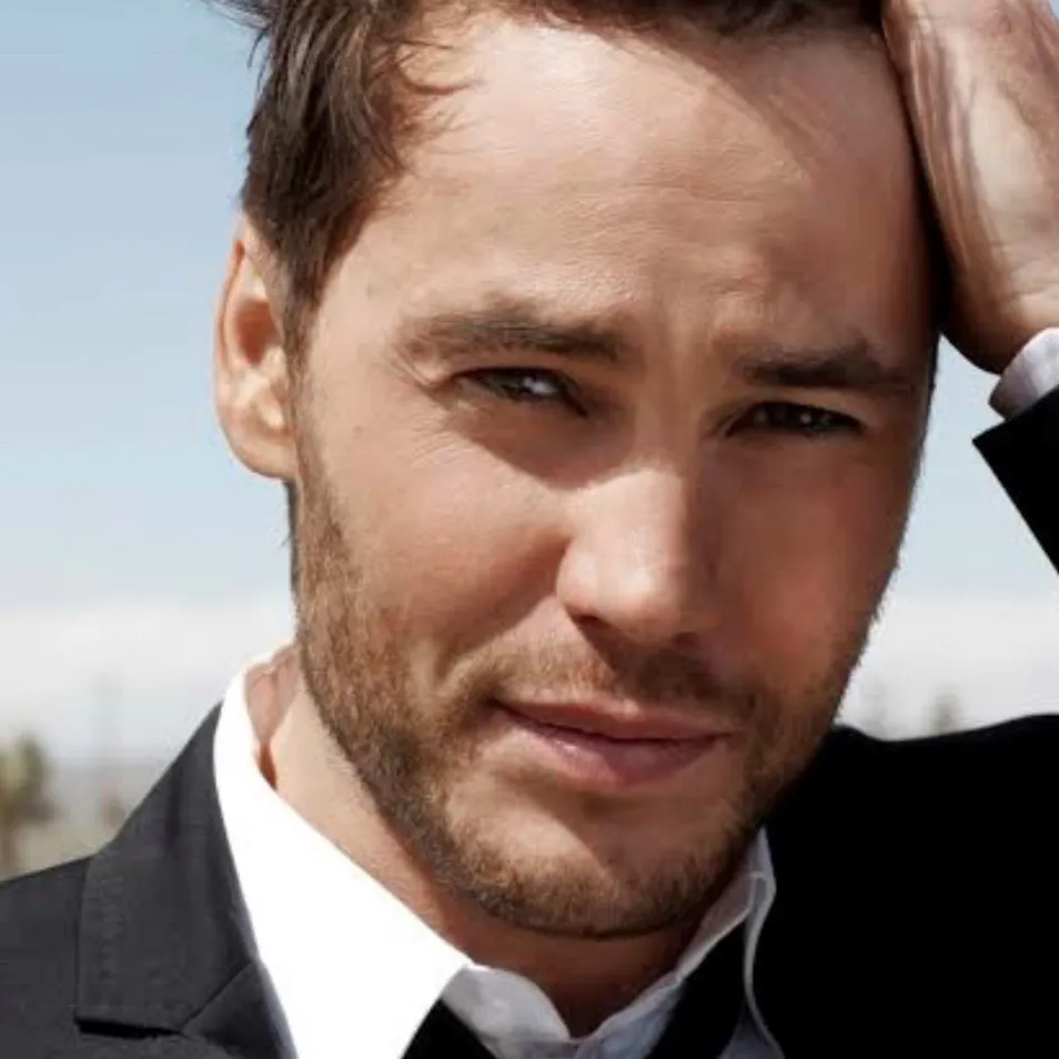 chat with ai character: Taylor Kitsch