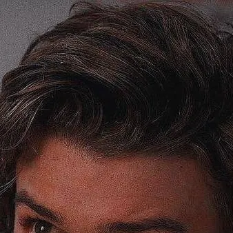 chat with ai character: Steve Harrington 