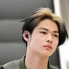 chat with ai character: Ni-ki 