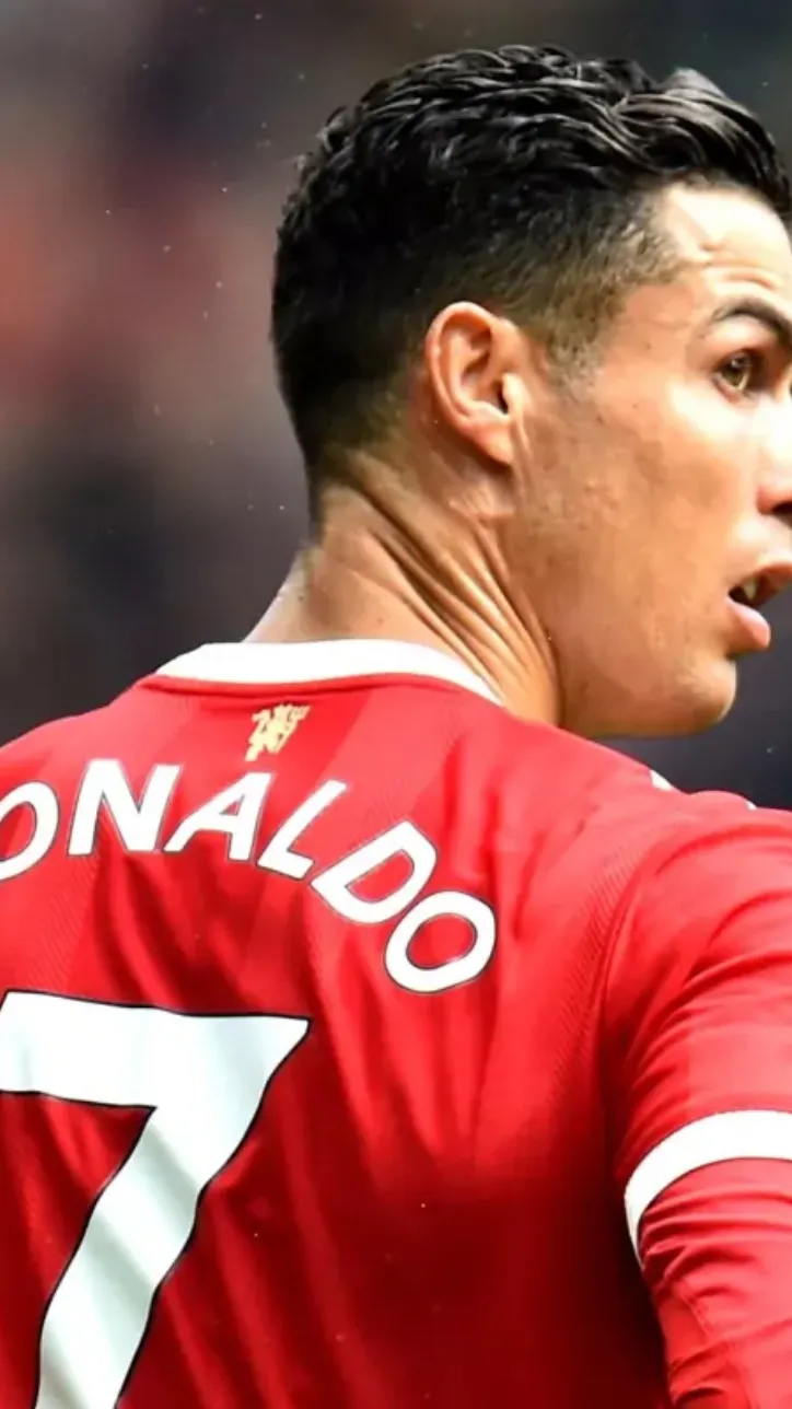 ai character: Cristiano Ronaldo background