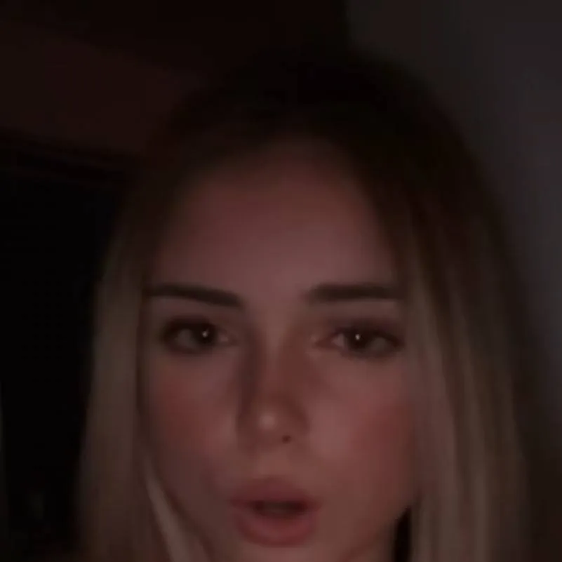 chat with ai character: isabella 