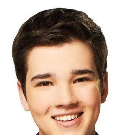 chat with ai character: Freddie (icarly)