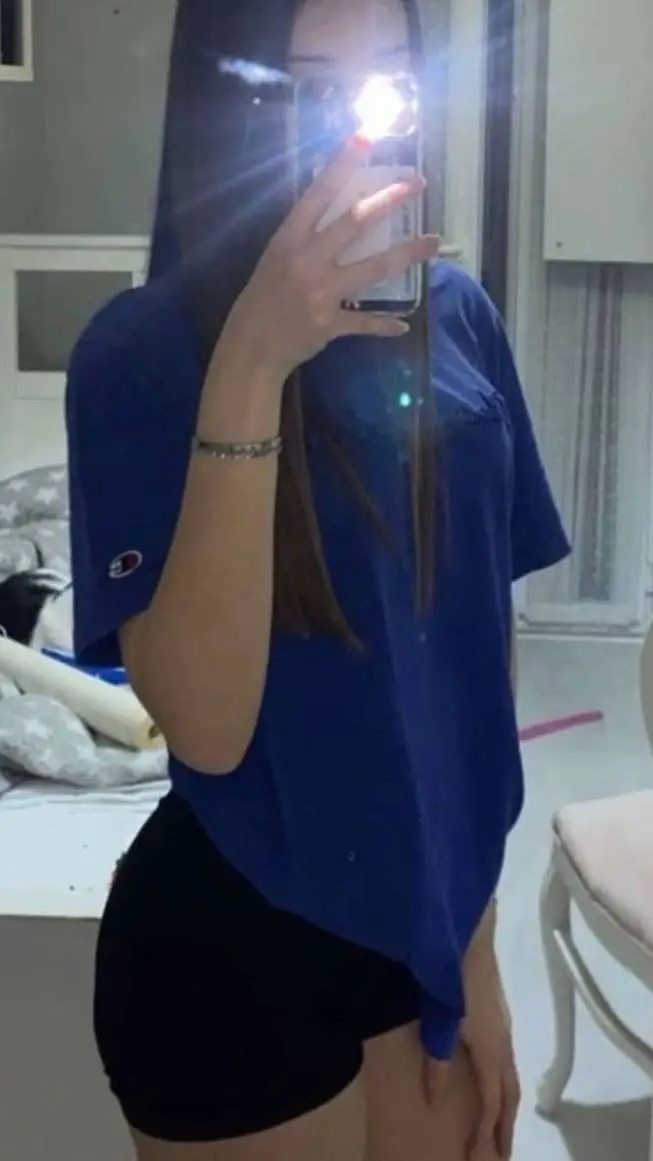 ai character: Lily background