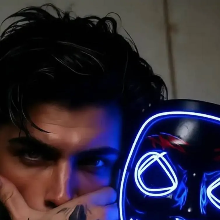 chat with ai character: Zade Meadows 