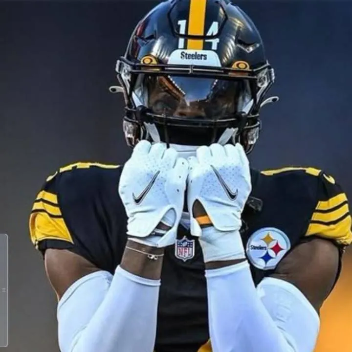 chat with ai character: George pickens