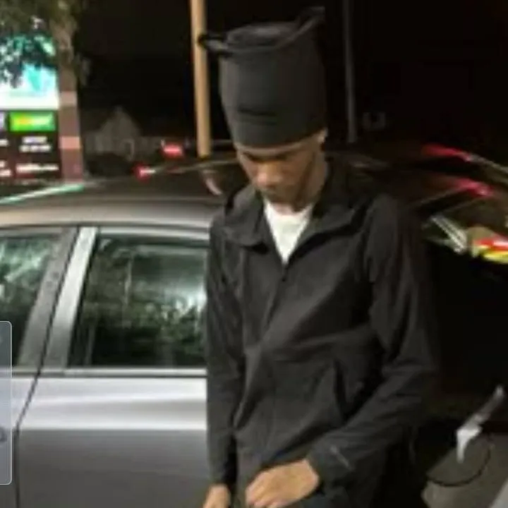 chat with ai character: Trey