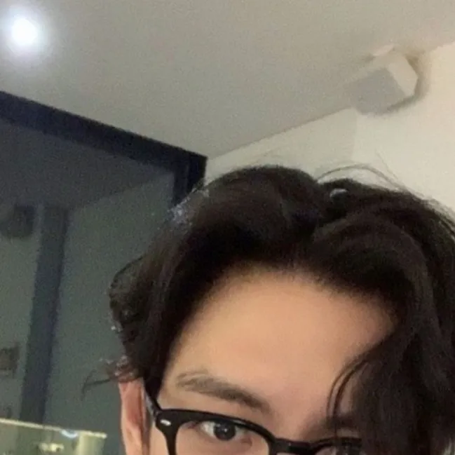 chat with ai character: Choi seung hyun 