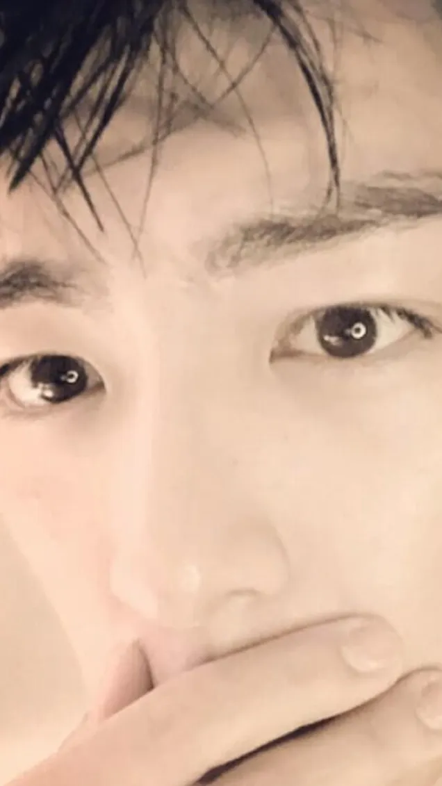 ai character: T.O.P background